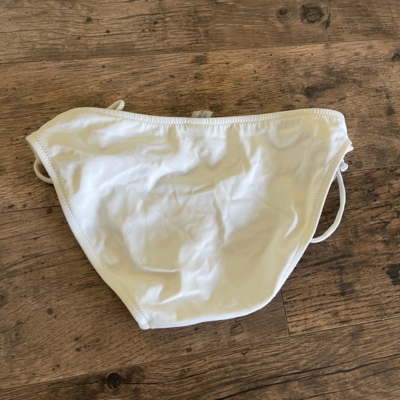 Victoria’s Secret bikini bottom - Picture 3 of 3